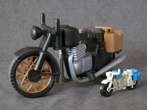 Motocicleta Gigante