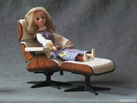 Poltrona Charles Eames - Boneca