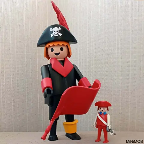 Pirata Preto Gigante - 20 cm